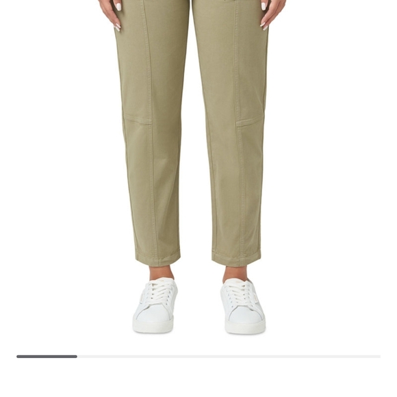 HUE Women's Cropped Pants in Olive - Picture 3 of 4